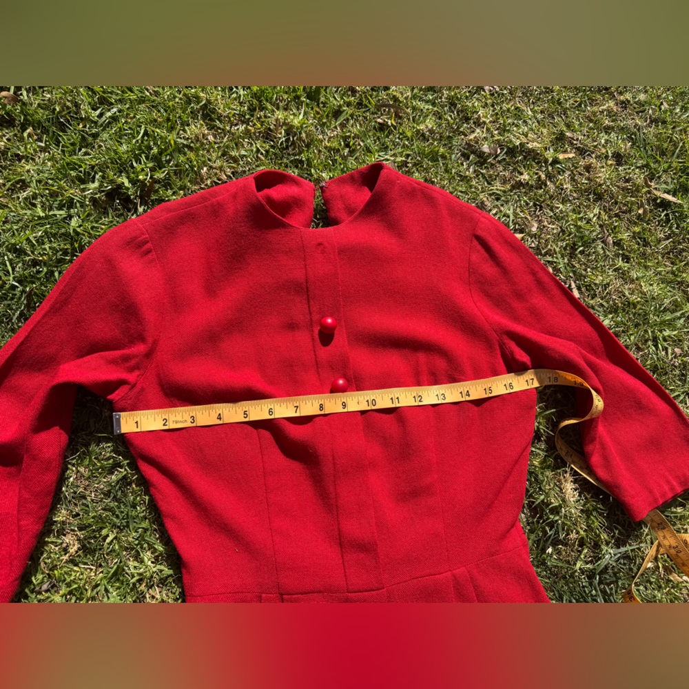 50s Vintage Red Knit Wiggle Dress with Long Sleeves - Picture 9 of 11